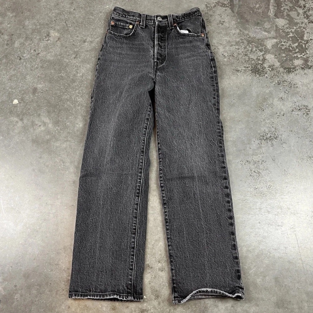 Levi's Straight Leg Jeans in Faded Black